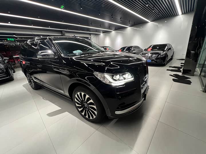 Фото 3 - Lincoln Navigator