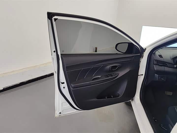 Фото 7 - Toyota Vios