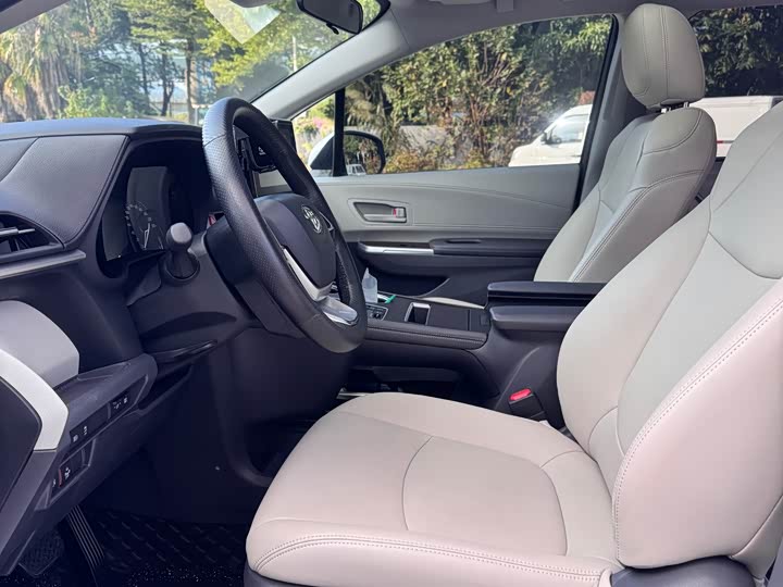 Фото 4 - Toyota Sienna