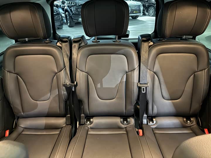 Фото 13 - Mercedes-Benz V-Class