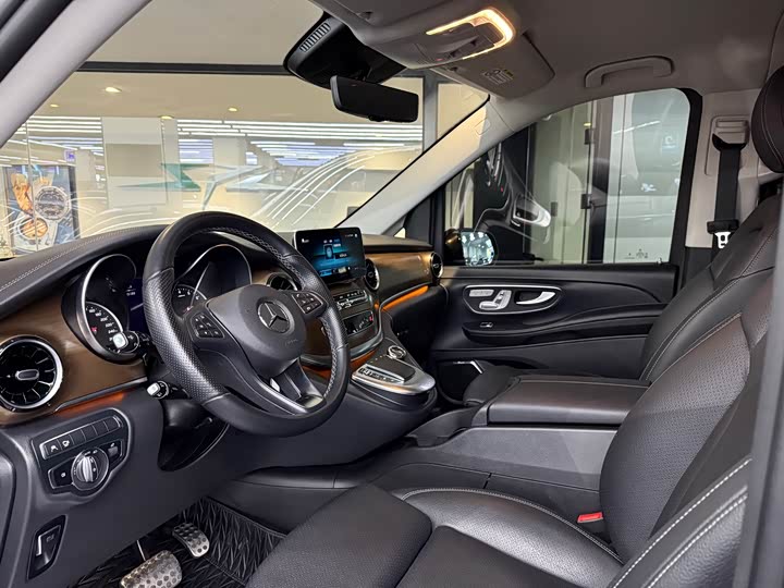 Фото 4 - Mercedes-Benz V-Class