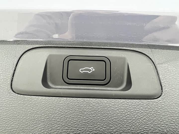 Фото 10 - Geely Coolray