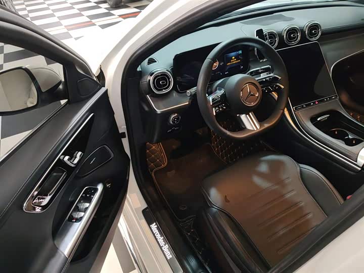 Фото 16 - Mercedes-Benz C-Class