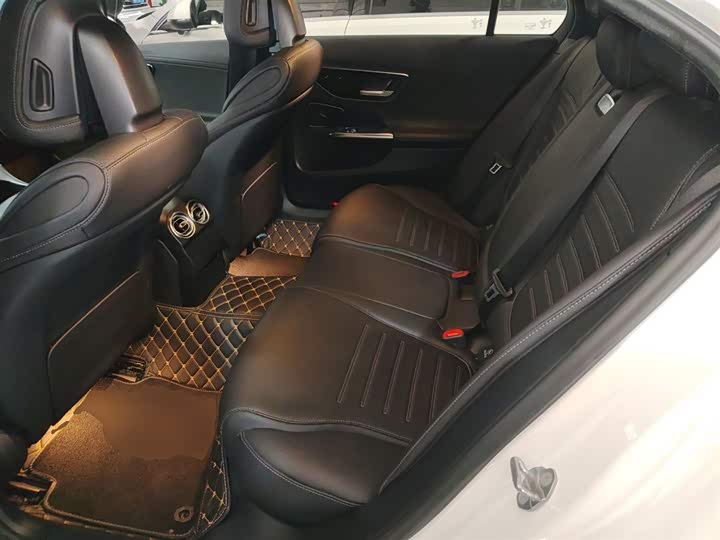 Фото 17 - Mercedes-Benz C-Class