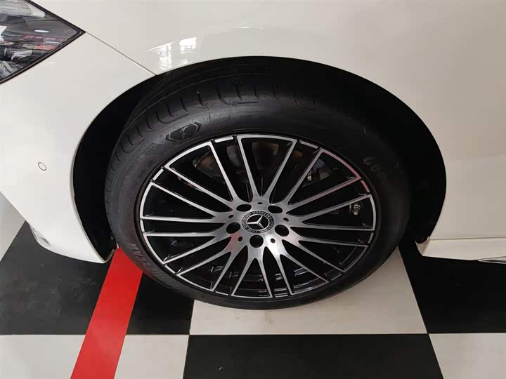 Фото 23 - Mercedes-Benz C-Class