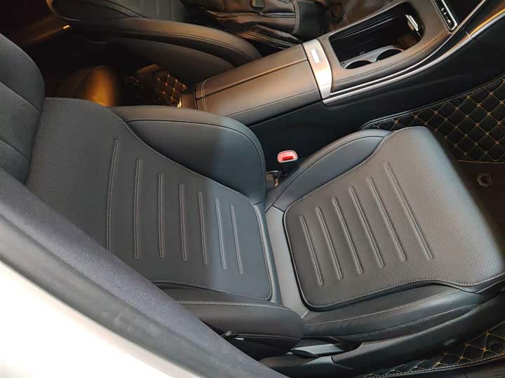 Фото 25 - Mercedes-Benz C-Class