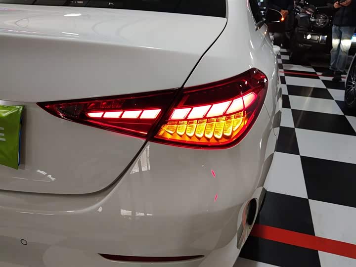 Фото 8 - Mercedes-Benz C-Class