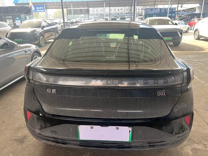 Фото 7 - Zeekr 001