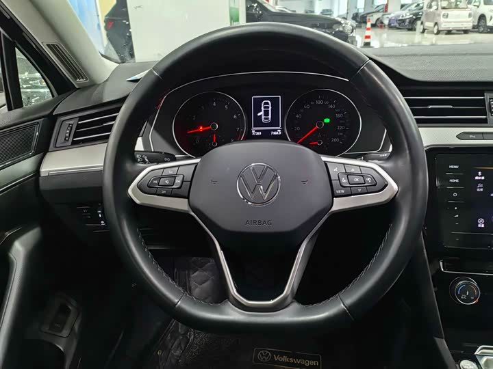 Фото 12 - Volkswagen Magotan