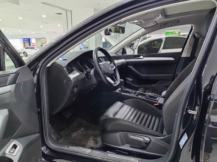 Фото 13 - Volkswagen Magotan