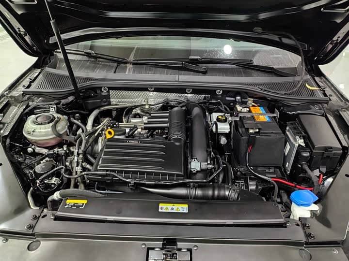 Фото 16 - Volkswagen Magotan