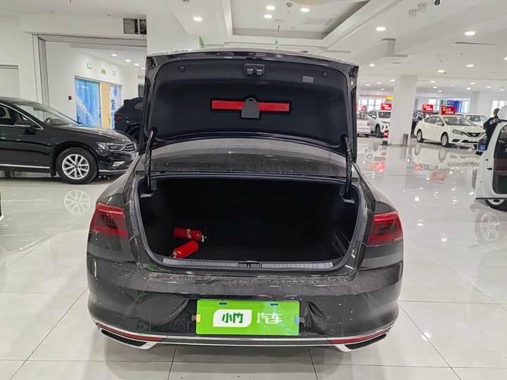 Фото 7 - Volkswagen Magotan