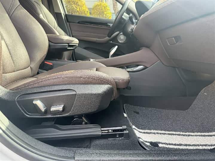 Фото 16 - BMW X2