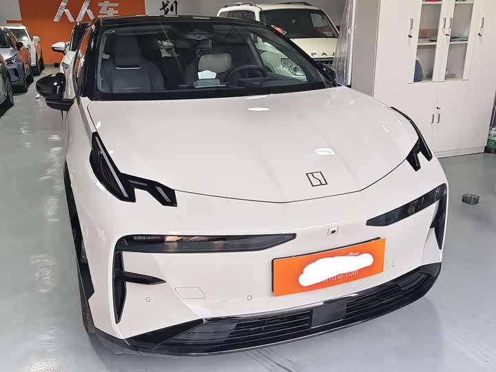 Фото 16 - Zeekr X