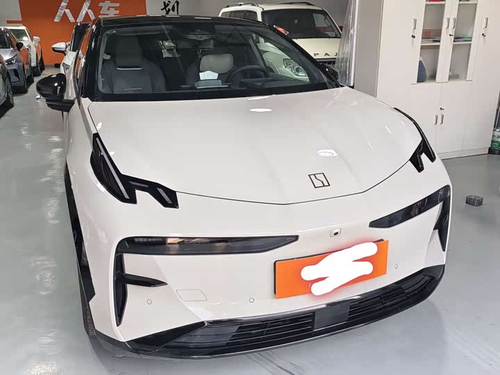 Фото 2 - Zeekr X