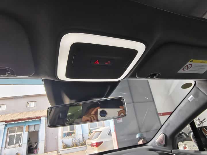 Фото 6 - Zeekr X