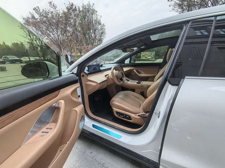 Фото 4 - Luxeed R7