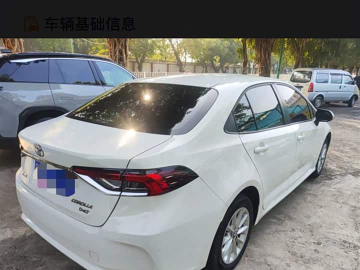 Фото 2 - Toyota Corolla