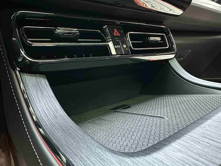 Фото 13 - GAC Trumpchi GS8