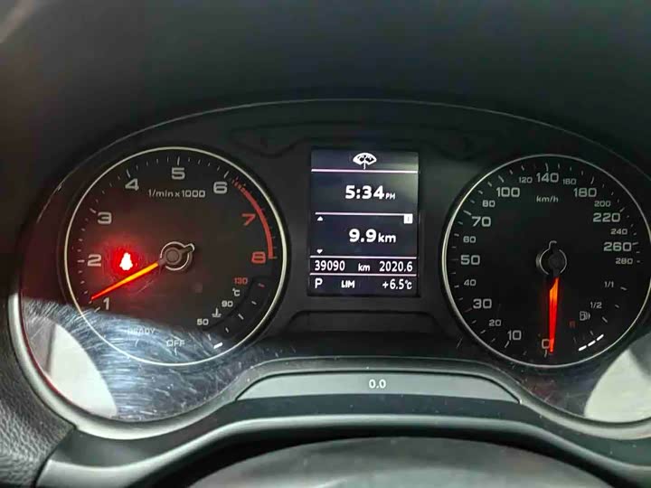 Фото 10 - Audi Q2L