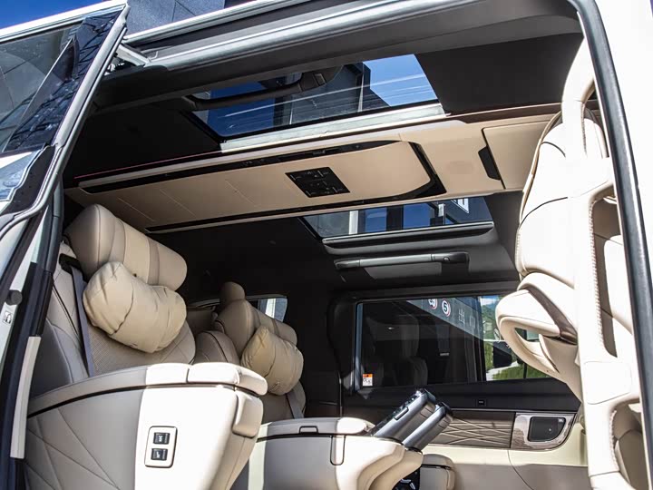 Фото 10 - Toyota Vellfire