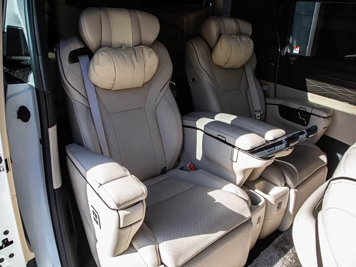 Фото 11 - Toyota Vellfire