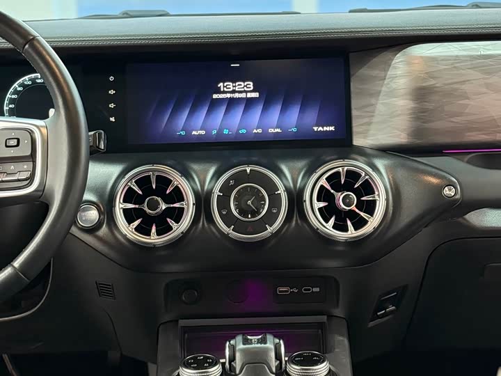 Фото 10 - Tank 300