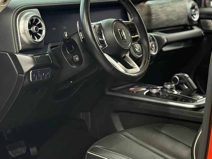 Фото 4 - Tank 300