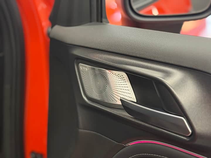 Фото 7 - Tank 300