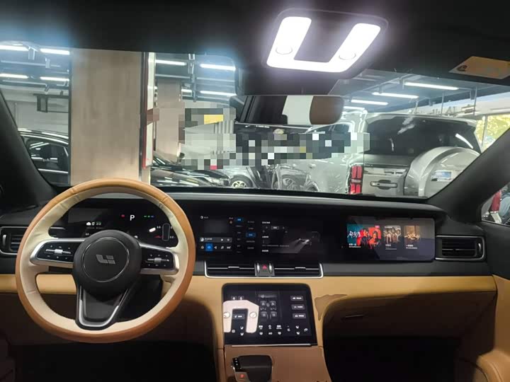 Фото 10 - LiXiang One