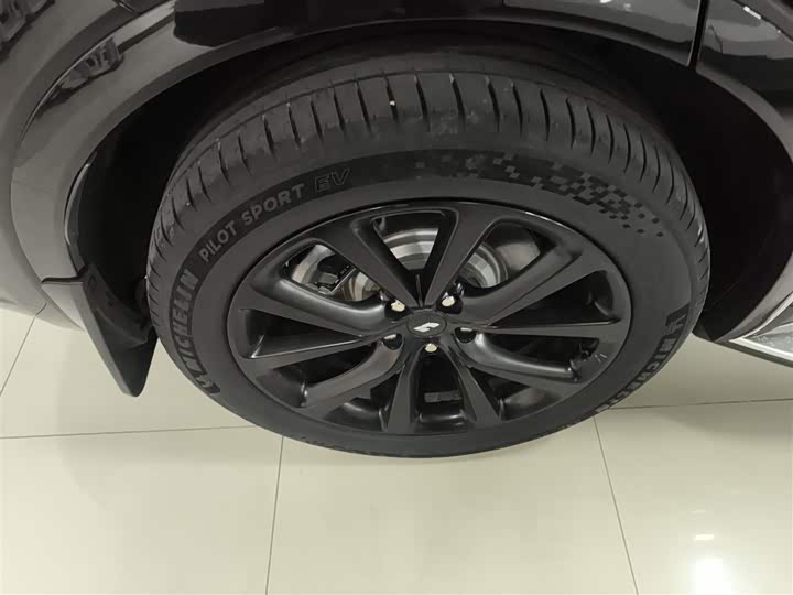 Фото 26 - LiXiang One