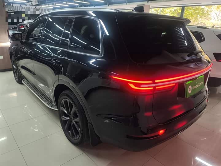 Фото 6 - LiXiang One