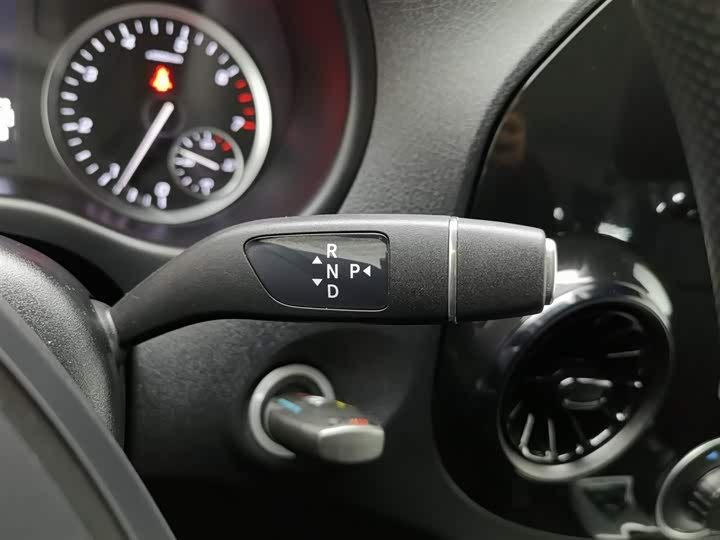 Фото 13 - Mercedes-Benz Vito