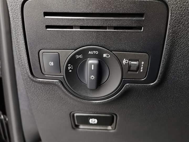 Фото 21 - Mercedes-Benz Vito