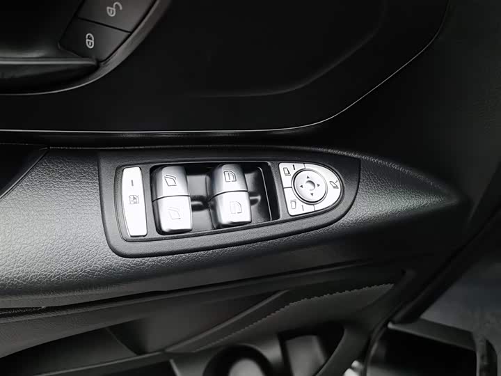 Фото 9 - Mercedes-Benz Vito