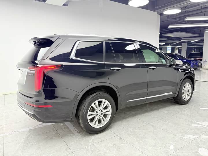 Фото 4 - Cadillac XT6