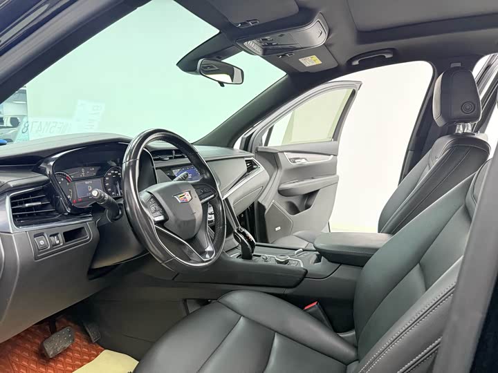 Фото 7 - Cadillac XT6