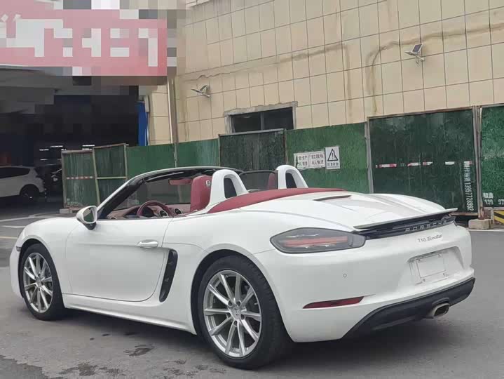 Фото 4 - Porsche 718