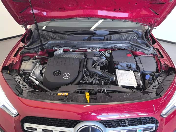 Фото 10 - Mercedes-Benz GLA-Class