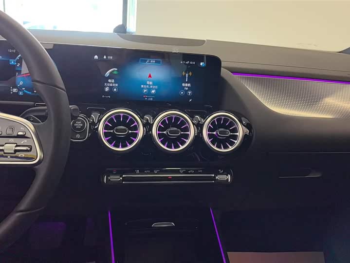 Фото 13 - Mercedes-Benz GLA-Class