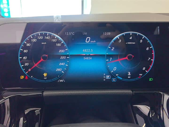 Фото 14 - Mercedes-Benz GLA-Class