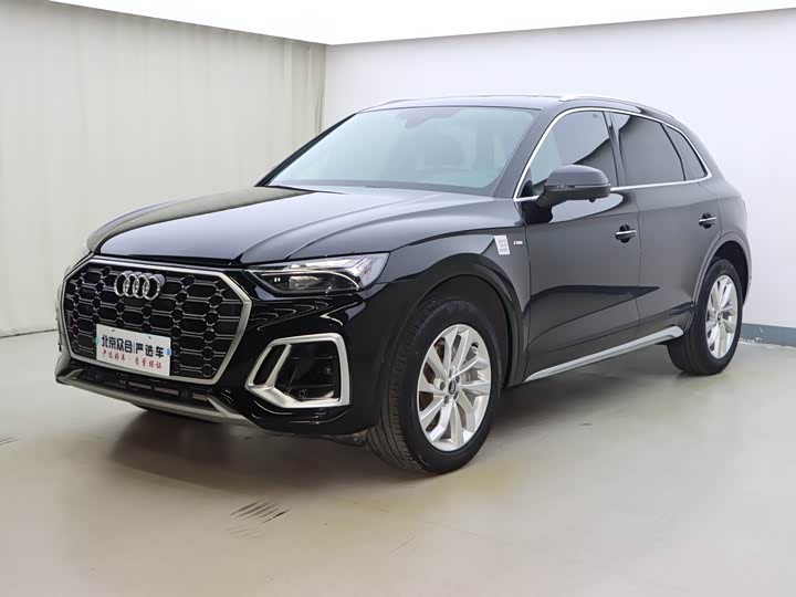 Фото 1 - Audi Q5L