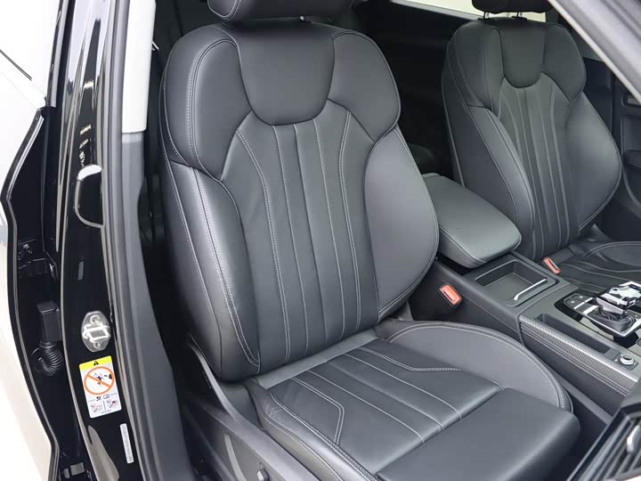 Фото 10 - Audi Q5L