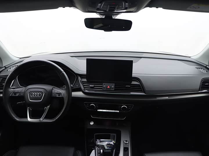 Фото 13 - Audi Q5L