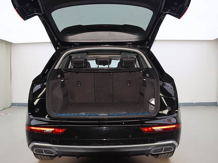 Фото 19 - Audi Q5L