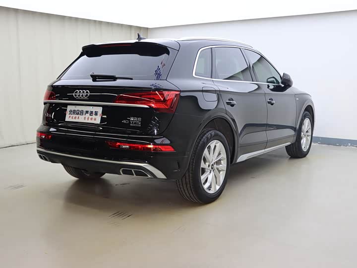 Фото 22 - Audi Q5L