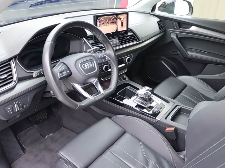 Фото 6 - Audi Q5L