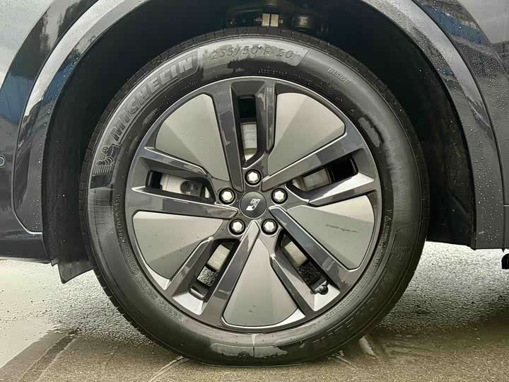 Фото 12 - LiXiang L7