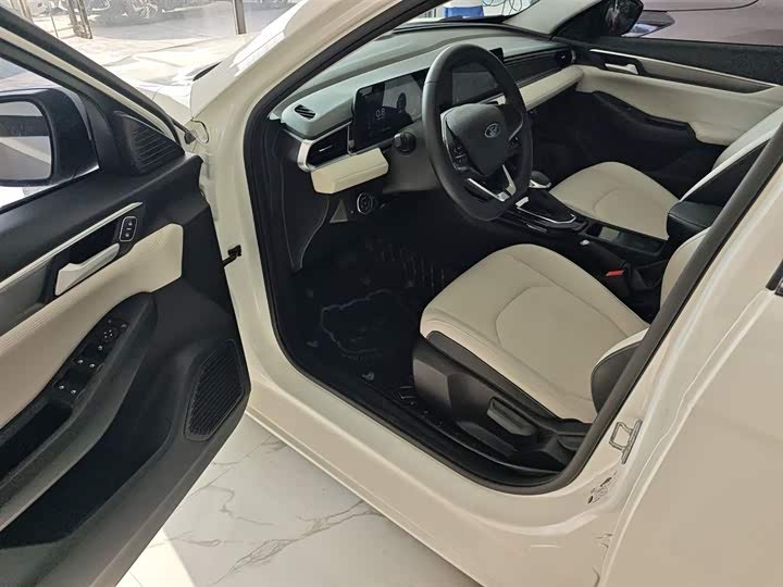 Фото 16 - Ford Escort