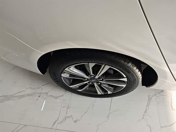 Фото 26 - Ford Escort